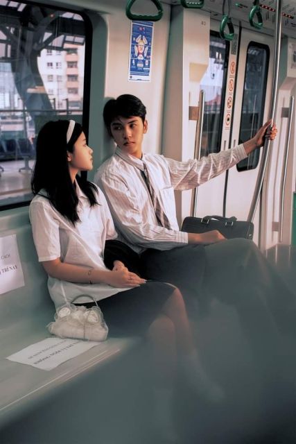 12 Ide Pre-wedding dengan Latar yang Realis, Unik, dan Menggemaskan! 18