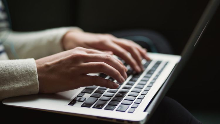 Mahasiswa Tingkat Akhir Merapat! 5 Tips Mantul yang Bisa Kamu Coba Buat Skripsian Saat Pandemi
