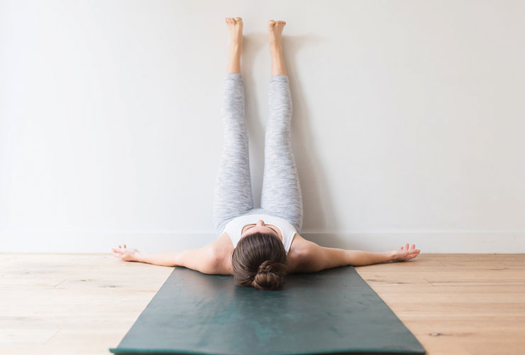 7 Gerakan Yoga Penghilang Stres yang Mudah Dipraktikkan. Rutin Lakukan, Bye-bye Kecemasan
