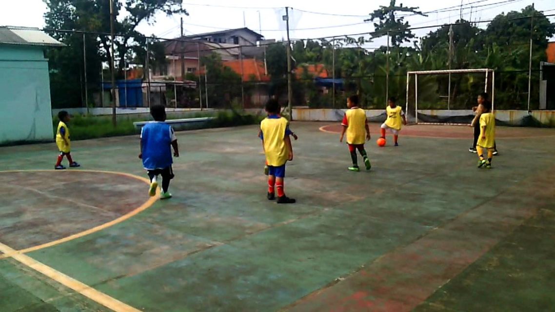 Ciri Anak Orang Kaya Zaman SD. Udah Berasa Jadi Fenomena Mutlak~ 25 Ciri Anak Orang Kaya Zaman SD. Udah Berasa Jadi Fenomena Mutlak~