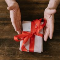 6 Ragam Tradisi Sumbangan dan Kado Nikah di Dunia. Unik-unik lo Ternyata!