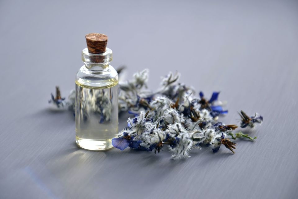 6 Aroma Essential Oil yang Bikin Tidur Lebih Pulas. Cukup Tetes di Bantal, Kantuk Cepat Datang