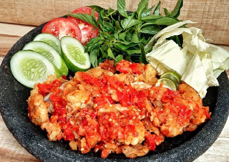 7 Resep Ayam Geprek dengan Topping. Peluang Usaha Anti Mainstream yang Mudah Dibikin