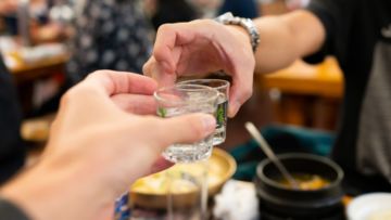 #HipweeDaebak-Kenapa Sih Orang Korea Suka Minum Soju?