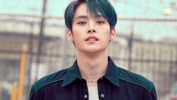 #HipweeDaebak-Melihat Pesona Lain Seorang Lee Know Stray Kids