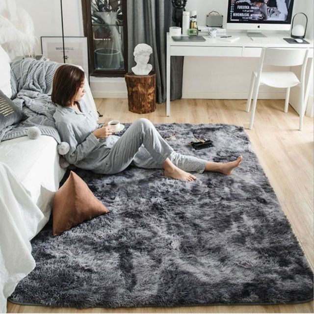 8 Produk Haul Dekorasi Kamar Tidur yang Banyak Diburu. Mulai dari Cermin Sampai Karpet Bulu