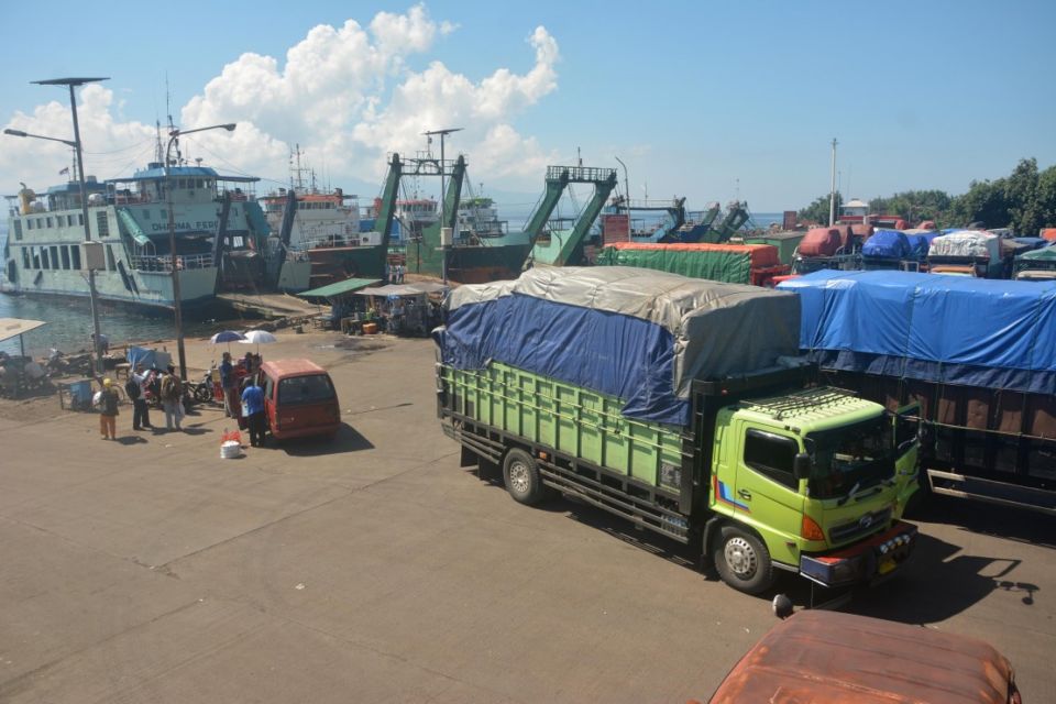 5 Alasan Sopir Truk Jarak Jauh Layak Disebut sebagai Manusia Paling Sabar di Muka Bumi!