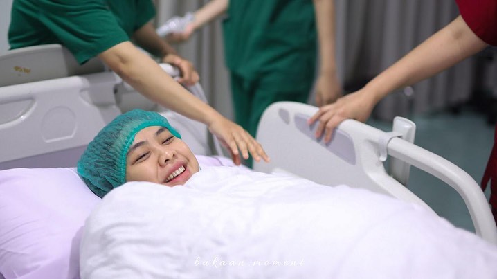 Akhirnya Melahirkan Anak keempat, Oki Setiana Dewi Sempat Syok Bayinya Tak Menangis Kencang 5 Akhirnya Melahirkan Anak keempat, Oki Setiana Dewi Sempat Syok Bayinya Tak Menangis Kencang
