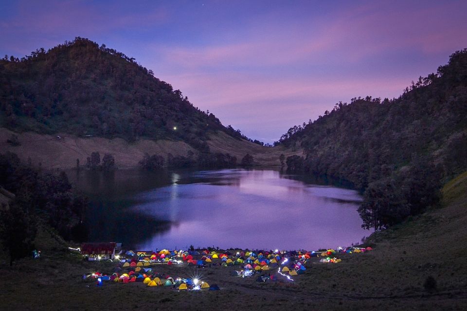 Terlihat Guguran Lava Pijar, Jalur Pendakian Semeru Ditutup Total. Para Pendaki Harap Bersabar!