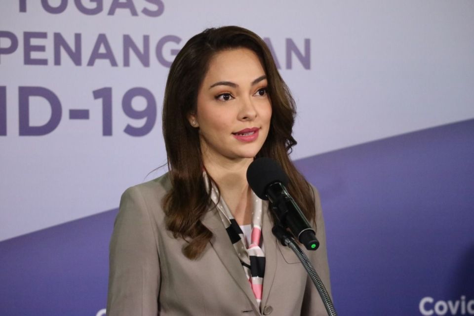 10 Artis yang Ternyata juga Berprofesi sebagai Dokter. Udah Tahu?