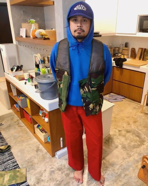 Meskipun Bukan Koki, 9 Artis Cowok ini Ternyata Jago Masak, lo!