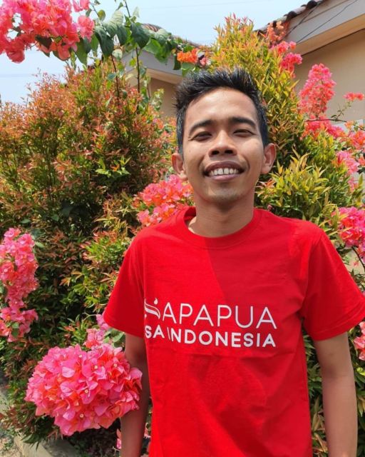 Sambil Menyelam Minum Air, Dede Sunandar Jualan Cireng Sembari Kembangkan Karier Pelawaknya