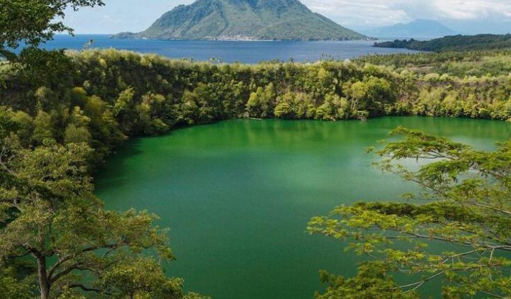 #DiIndonesiaAja-Legenda Pilu dan Berbagai Misteri di Balik Keindahan Panorama Danau Tolire, Danau Terbesar di Maluku Utara.