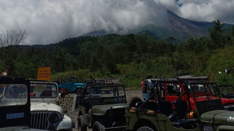 #DiIndonesiaAja-Serunya Menjelajahi Lereng Merapi dengan Jip. Memacu Adrenalin Sekaligus Menambah Pengetahuan juga, lho!