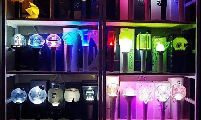 #HipweeDaebak-Semua Orang Bisa Menjadi Seorang K-Popers Tapi Terdapat Perbedaan Antara Satu Dengan yang Lain Yaitu Dalam Hal Menyikapi.