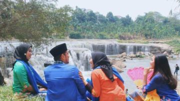 #DiIndonesiaAja – Kenalan sama Curug Parigi, Miniatur Niagara Falls di Kota Bekasi