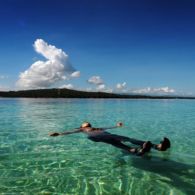 #DiIndonesiaAja-Menjelajah Kepulauan Tujuh di Maluku. Air Jernih, Udara Hangat, Kelok Ikan di Lautan.