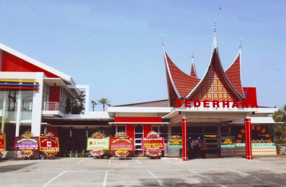 Sst, 5 Restoran Terkenal ini Berawal dari Warung Kaki Lima lo. Berkat Cita Rasa Lezat, Sukses Melegenda!