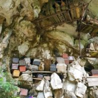 #DiIndonesiaAja-Objek Wisata Anti Mainstream di Toraja, Kubur Batu yang Estetik dan Wajib Dikunjungi!