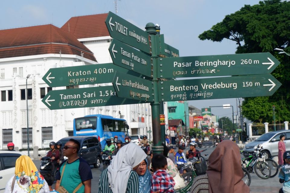 Uji Coba Kawasan Pejalan Kaki, Malioboro Ditutup bagi Kendaraan Bermotor. PKL Keluhkan Omzet Turun