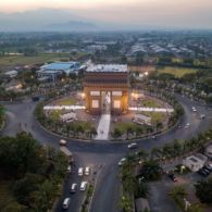 #DiIndonesiaAja-Selayang Pandang Kota Kediri. Yuk, Kita Intip Arc De Triomphe di Kota Kediri dan Kerajaan Ratu Buaya Putih
