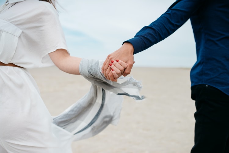 8 Kalimat Bahasa Inggris yang Bisa Dicetak di Undangan Nikah 18 8 Kalimat Bahasa Inggris yang Bisa Dicetak di Undangan Nikah