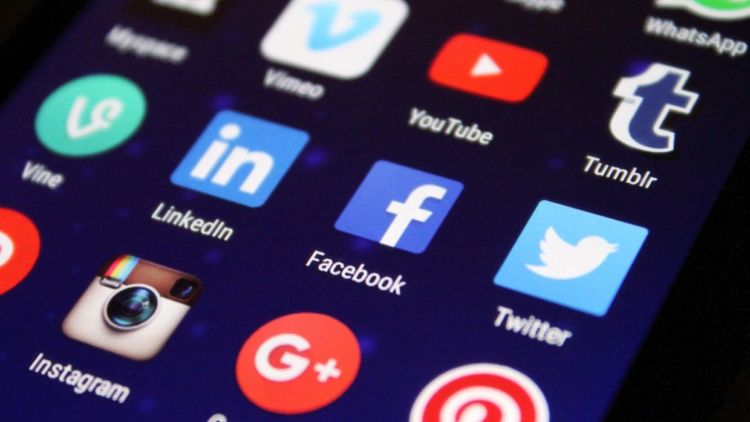 Dalam Bermedia Sosial Ternyata Ada Etikanya Loh! Yuk Ketahui Apa Saja Itu!