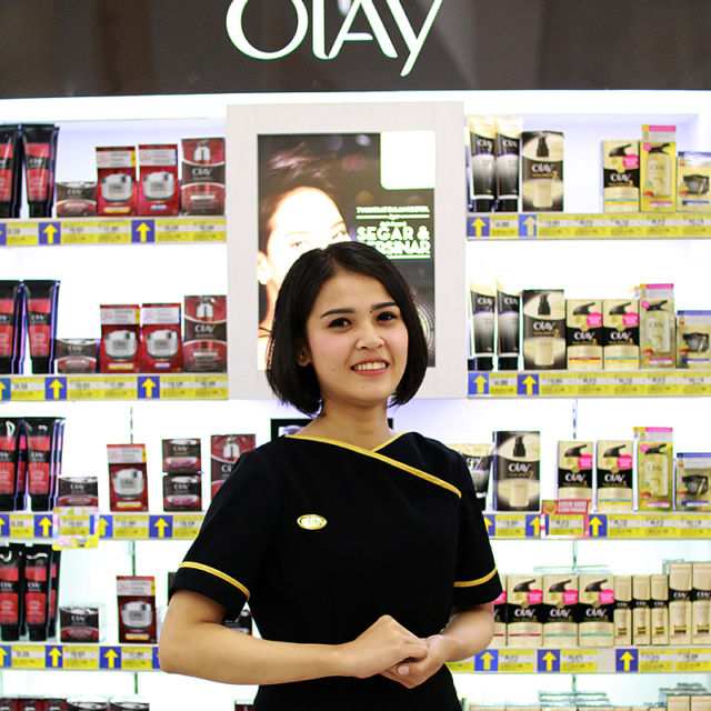 Ciri Khas 10 SPG Kosmetik di Indonesia. Kamu Paling Hafal yang Mana Nih?