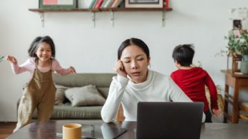 Mengenal Parental Burnout, Kelelahan Luar Biasa Terkait Peran Orang Tua dalam Mengasuh Anak