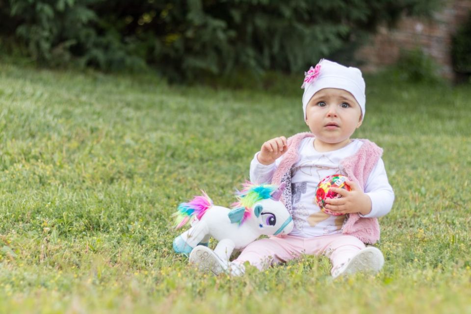 8 Makna Mimik Wajah Bayi yang Sering Sulit Diartikan. Antara Bosan atau Marah, Tipis Aja Bedanya