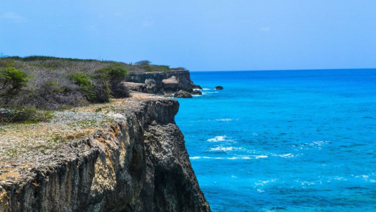 #DiIndonesiaAja-Si Cantik Surga Tersembunyi di Selatan Pulau Jawa, Gugusan Batu Karang Pantai Siung Gunungkidul Yogyakarta.
