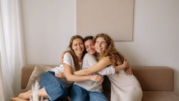 5 Keistimewaan Kalau Punya Teman Sesama Ibu. Hidup Lebih Berwarna dan Seru!