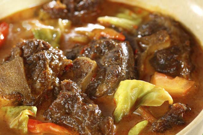Aneka Resep Sop Buntut dari yang Sederhana Sampai Ala Hotel Bintang Lima. Kamu Bisa Buat juga!
