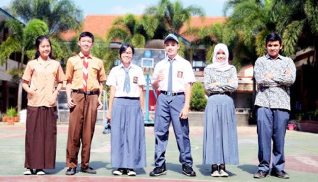 Salah Seragam Adalah Kekeliruan yang Lumrah bagi Anak Sekolah. Semua Pasti Pernah Mengalami 11 Salah Seragam Adalah Kekeliruan yang Lumrah bagi Anak Sekolah. Semua Pasti Pernah Mengalami