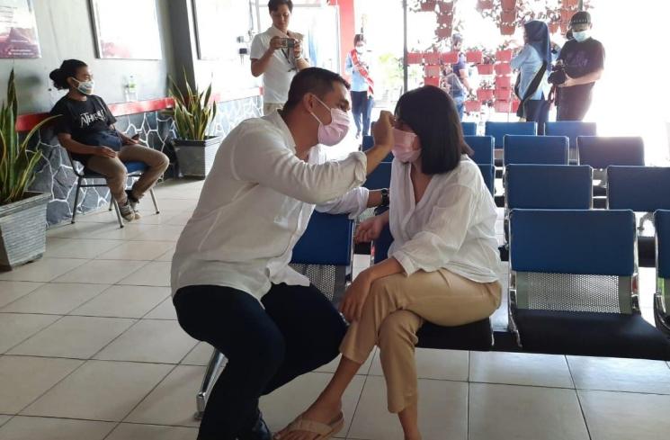 Mulai Jalani Masa Kurungan Penjara, Vanessa Angel Diantar Suami dan Bayinya ke Rutan Pondok Bambu