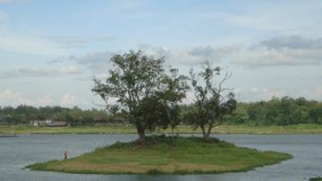 #DiIndonesiaAja-Waduk Cengklik Sudah Biasa Jadi Tempat Wisata Lokal, Coba Memancing Sambil Tamasya.