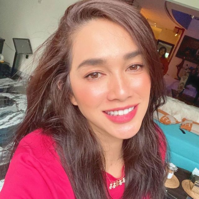 Bukan Restoran, 7 Artis ini Pilih Konsep Warteg untuk Jualan Kuliner. Udah Pernah Nyoba?