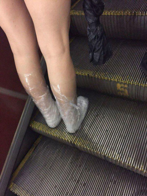 11 Keapesan Orang Saat Mengenakan Alas Kaki. Ada yang Pernah Mengalami Kejadian ini?