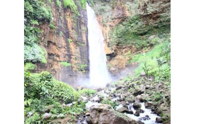 Pesona Air Terjun Kapas Biru di Lumajang, Yakin Nggak Mau ke Sini?