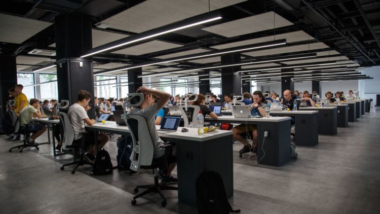 Ternyata Begini Lhoh, Peran Customer Service Bagi Perusahaan