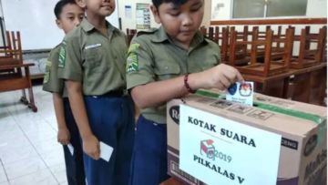 Nostalgia Ketua Kelas dan Job Desc yang Nggak Jelas. Jabatan Kocak yang Pernah Kita Emban