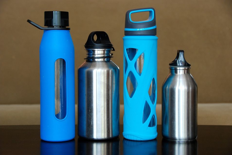 Kenali 6 Jenis Bahan Botol Minuman Selain Plastik, Termasuk yang Aman Dipakai Berkali-kali