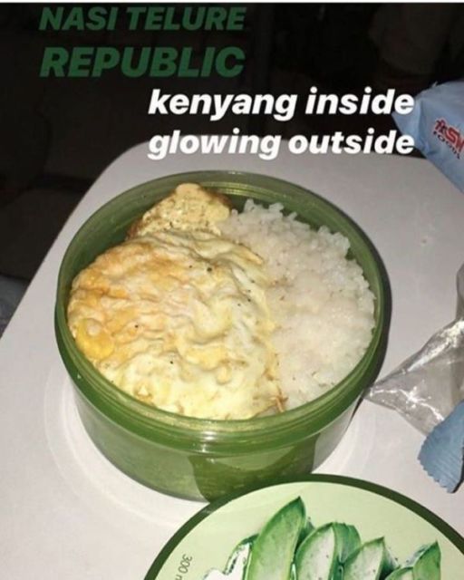 11 Momen Zonk Saat Membuka Makanan. Banyakin Ngelus Dada Aja deh, biar Nggak Terbawa Emosi!