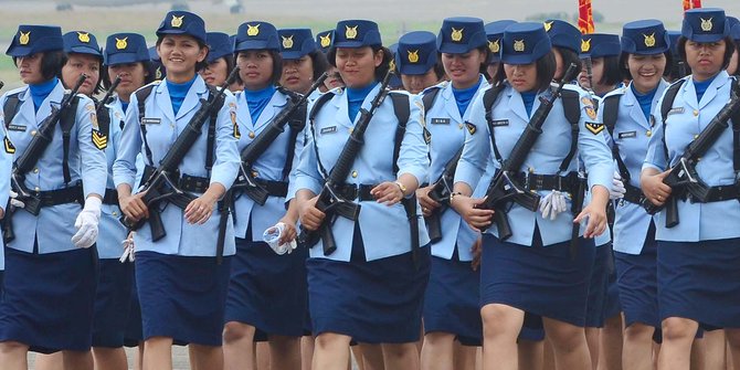 Peran Perempuan dalam Bela Negara, Nggak Cuman Bisa Pamer Nama Aja Kok!