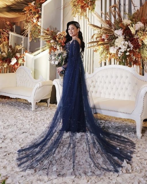 8 Inspirasi Baju Pernikahan Bold dan Unik dari Desainer Asky Febrianti. Spektakuler Banget!