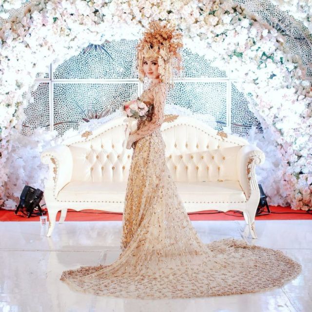 8 Inspirasi Baju Pernikahan Bold dan Unik dari Desainer Asky Febrianti. Spektakuler Banget!