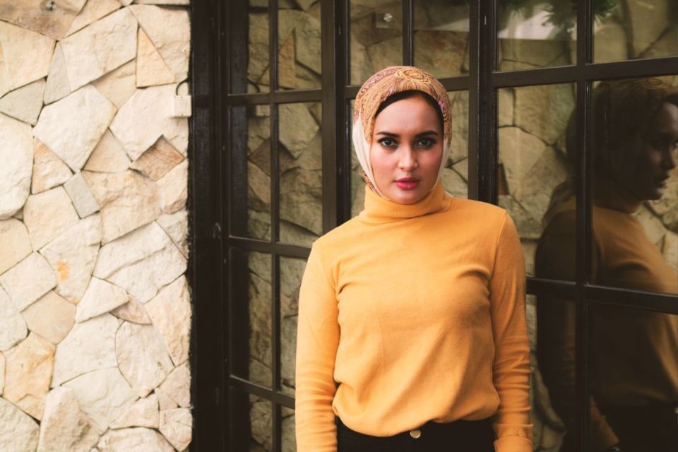 8 Trik Agar Hijab Selalu 'Stay' Alias Nggak Melorot Lagi. Kurang Kuat Kalau Cuma Pakai Peniti