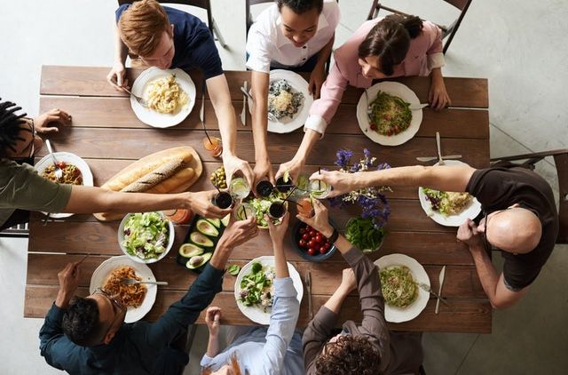 Tahun Baru di Rumah Aja? Yuk Sajikan 5 Makanan Ini yang Pastinya Cocok Disajikan Ketika Perayaan Tahun Baru!