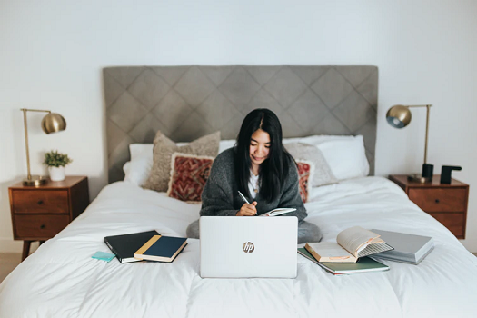 5 Aktivitas dari Rumah yang Mendatangkan Cuan. Nggak Butuh Modal Besar