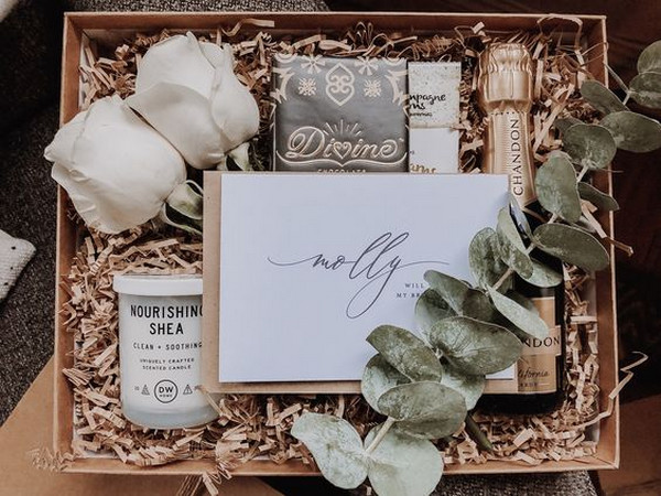 7 Ide Mengemas Kotak Bridesmaid yang Gemas dan Lucu. Ih, Kalau Gini Siapa yang Nggak Mau? 15 7 Ide Mengemas Kotak Bridesmaid yang Gemas dan Lucu. Ih, Kalau Gini Siapa yang Nggak Mau?